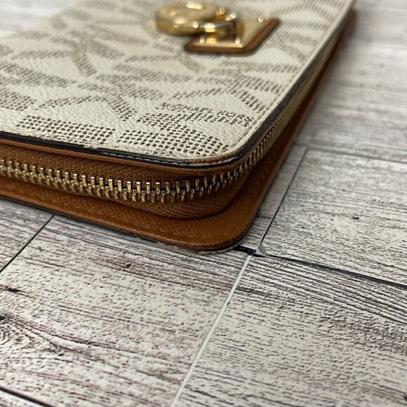 Michael Kors Zip Around Wallet - Picture 6 of 13